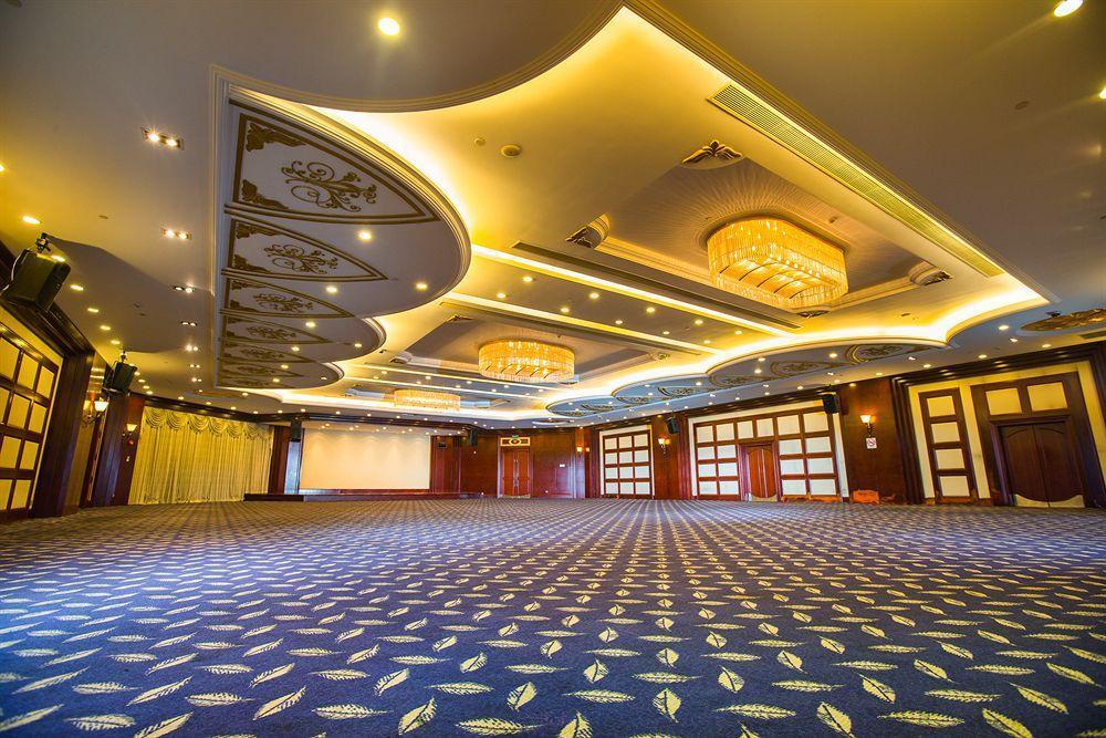 Hotel Nanjiao Hotel Shanghai 5*
