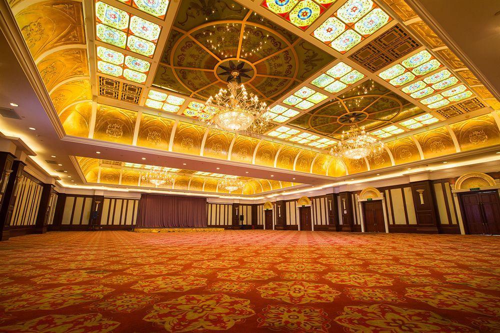 Nanjiao Hotel Shanghai 5*